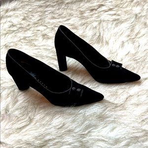 Richard Tyler Black Suede Pointy Toe Heels Size 6